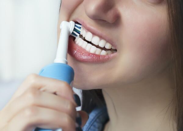 電動牙刷怎么用巴氏刷牙法？電動牙刷正確的刷牙方式操作介紹