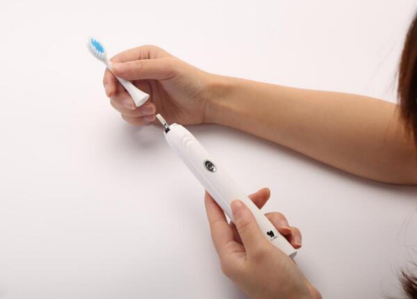 電動牙刷的三大基礎保養方法