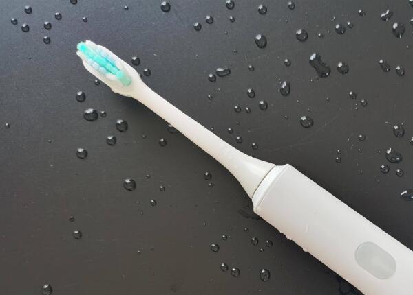 聲波牙刷和手動刷牙的四大區(qū)別