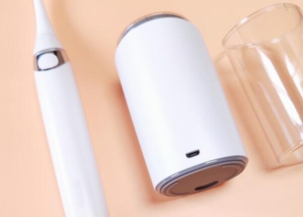 牙刷充電方式選擇：電動牙刷是無線充電好還是有線好？