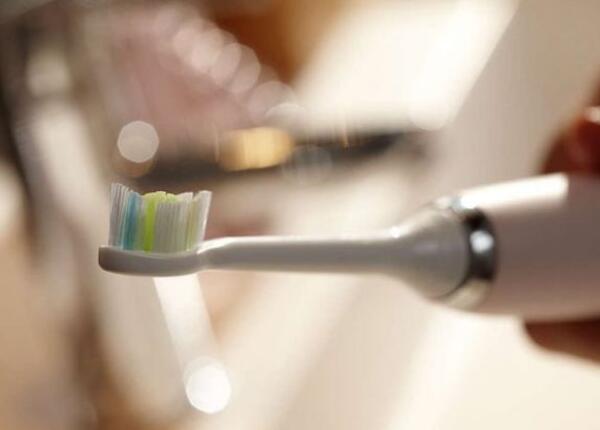 飛利浦護齦電動牙刷使用方法 飛利浦護齦電動牙刷使用方法