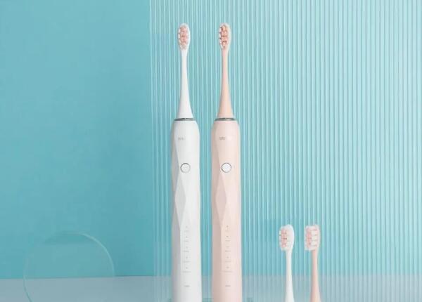 新入手電動牙刷怎么使用？牙刷正確使用指南大揭秘，新手必看