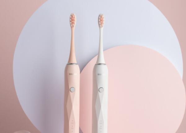 硅膠磁懸浮電動(dòng)牙刷怎么用？電動(dòng)牙刷的正確使用方法