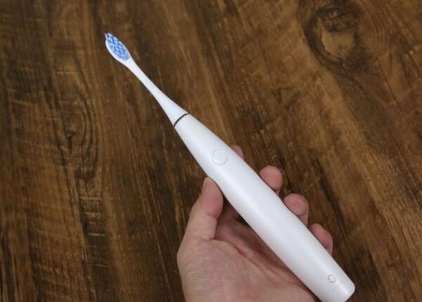 全自動充電式成人電動牙刷 全自動充電式成人電動牙刷